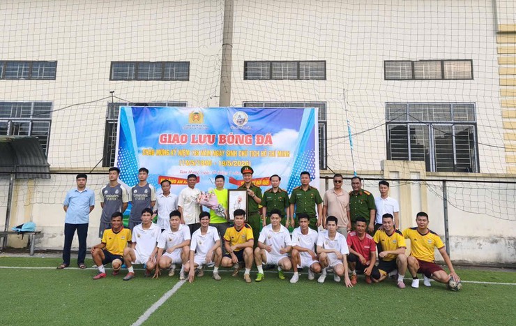 Công an xã Tam Hưng thắp sáng tinh thần đoàn kết lương – giáo theo lời Bác dạy- Ảnh 4.