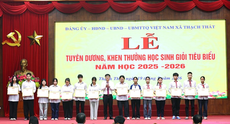 THẠCH THẤT TUYÊN DƯƠNG 209 HỌC SINH GIỎI TIÊU BIỂU NĂM HỌC 2025 – 2026- Ảnh 4.