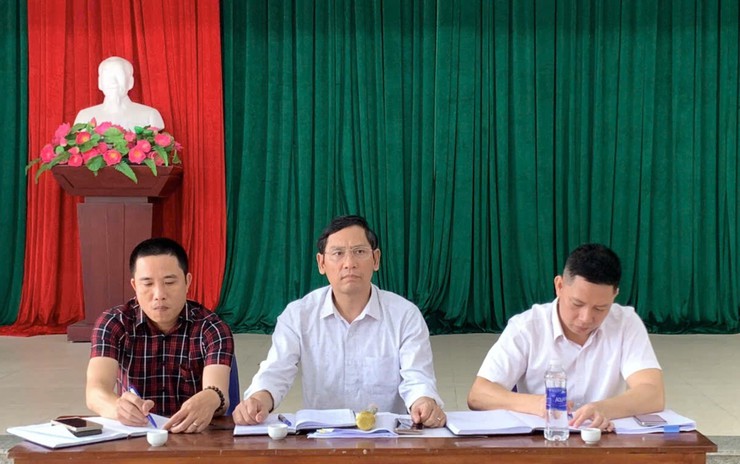 Ủy ban nhân dân xã Hát Môn tổ chức họp tuyên truyền, ký cam kết các hộ vi phạm đất nông nghiệp trên địa bàn các xã cũ (Tam Hiệp, Hiệp Thuận, Thanh Đa)- Ảnh 1.