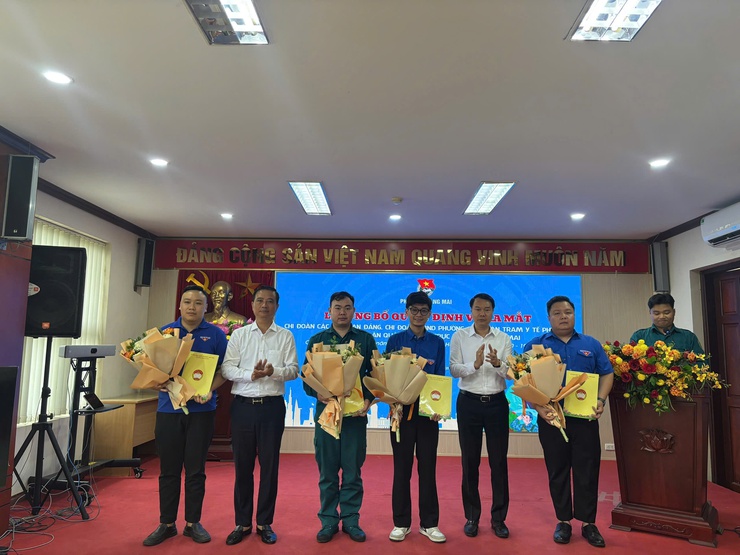 CÔNG BỐ QUYẾT ĐỊNH VÀ RA MẮT 4 CHI ĐOÀN TRỰC THUỘC ĐOÀN PHƯỜNG HOÀNG MAI- Ảnh 4.
