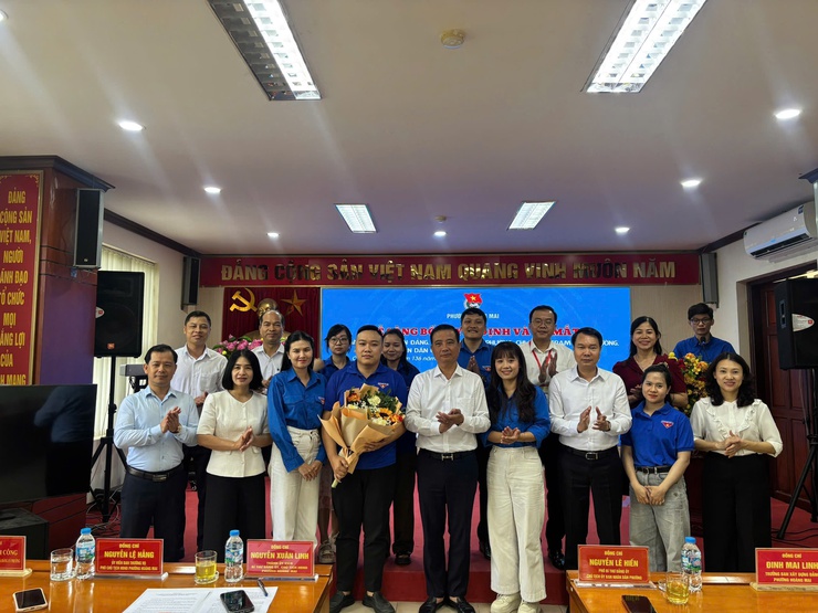 CÔNG BỐ QUYẾT ĐỊNH VÀ RA MẮT 4 CHI ĐOÀN TRỰC THUỘC ĐOÀN PHƯỜNG HOÀNG MAI- Ảnh 2.