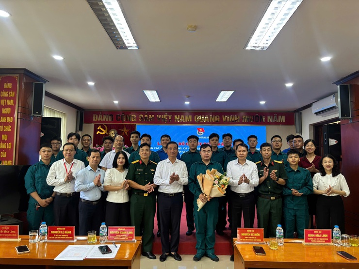 CÔNG BỐ QUYẾT ĐỊNH VÀ RA MẮT 4 CHI ĐOÀN TRỰC THUỘC ĐOÀN PHƯỜNG HOÀNG MAI- Ảnh 1.