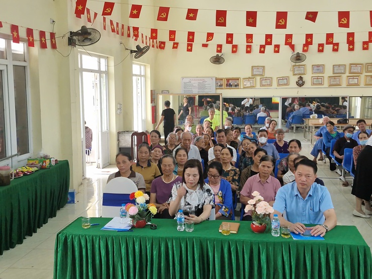TRẠM Y TẾ XÃ THƯ LÂM TỔ CHỨC HỘI NGHỊ TRUYỀN THÔNG CHĂM SÓC SỨC KHỎE VÀ TẶNG QUÀ CHO NGƯỜI CAO TUỔI

- Ảnh 1.