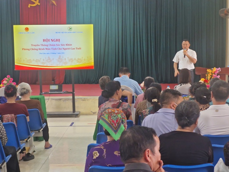 TRẠM Y TẾ XÃ THƯ LÂM TỔ CHỨC HỘI NGHỊ TRUYỀN THÔNG CHĂM SÓC SỨC KHỎE VÀ TẶNG QUÀ CHO NGƯỜI CAO TUỔI

- Ảnh 2.