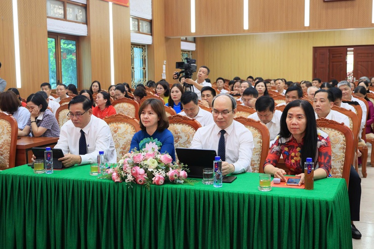 ĐẢNG ỦY XÃ THƯ LÂM TỔ CHỨC LỄ KỶ NIỆM 136 NĂM NGÀY SINH CHỦ TỊCH HỒ CHÍ MINH (19/5/1890 – 19/5/2026) VÀ TRAO TẶNG HUY HIỆU ĐẢNG ĐỢT 19/5/2026- Ảnh 2.
