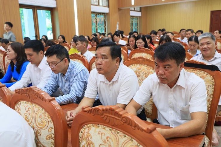 ĐẢNG ỦY XÃ THƯ LÂM TỔ CHỨC HỘI NGHỊ TỔNG KẾT CUỘC THI CHÍNH LUẬN VỀ BẢO VỆ NỀN TẢNG TƯ TƯỞNG CỦA ĐẢNG LẦN THỨ SÁU, NĂM 2026
- Ảnh 3.