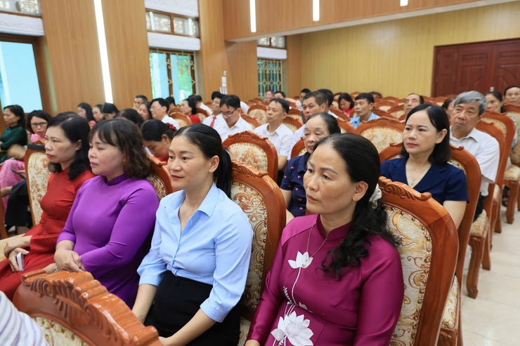 ĐẢNG ỦY XÃ THƯ LÂM TỔ CHỨC HỘI NGHỊ TỔNG KẾT CUỘC THI CHÍNH LUẬN VỀ BẢO VỆ NỀN TẢNG TƯ TƯỞNG CỦA ĐẢNG LẦN THỨ SÁU, NĂM 2026
- Ảnh 5.