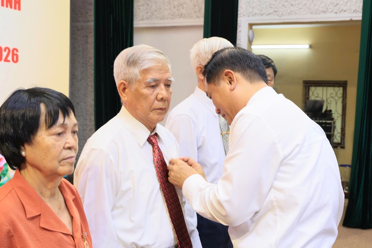 ĐẢNG ỦY XÃ THƯ LÂM TỔ CHỨC LỄ KỶ NIỆM 136 NĂM NGÀY SINH CHỦ TỊCH HỒ CHÍ MINH (19/5/1890 – 19/5/2026) VÀ TRAO TẶNG HUY HIỆU ĐẢNG ĐỢT 19/5/2026- Ảnh 14.