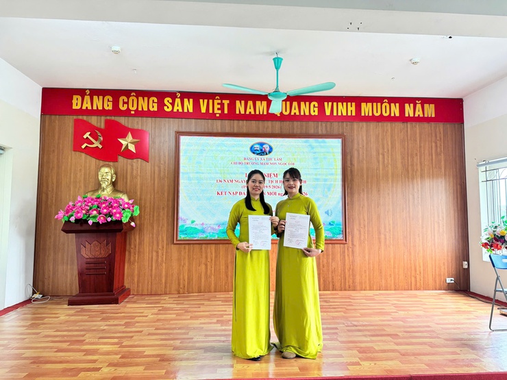 CHI BỘ TRƯỜNG MẦM NON NGỌC LÔI TỔ CHỨC LỄ KẾT NẠP ĐẢNG VIÊN MỚI- Ảnh 15.
