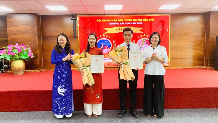 Đảng uỷ Phường Tây Tựu tổng kết và trao giải Hội thi Báo cáo viên, tuyên truyền viên giỏi năm 2026- Ảnh 3.