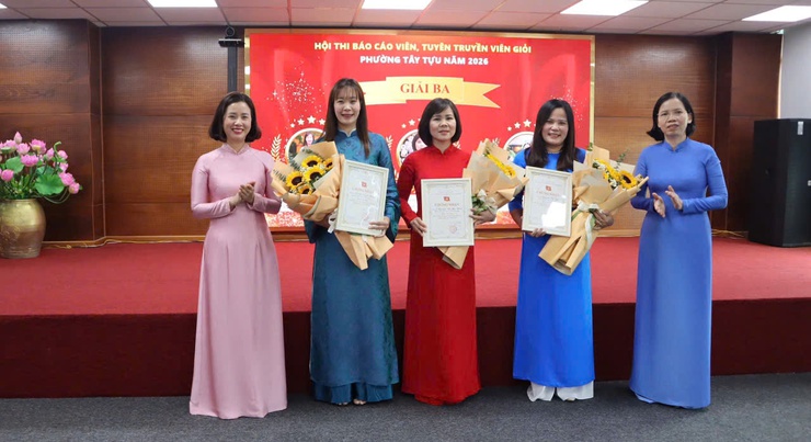 Đảng uỷ Phường Tây Tựu tổng kết và trao giải Hội thi Báo cáo viên, tuyên truyền viên giỏi năm 2026- Ảnh 4.