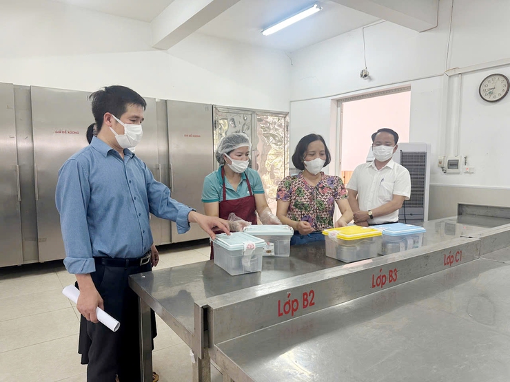 Ban Văn hóa – Xã hội HĐND phường Yên Nghĩa kiểm tra, giám sát công tác thu, chi và tổ chức bữa ăn bán trú tại các trường học công lập- Ảnh 3.