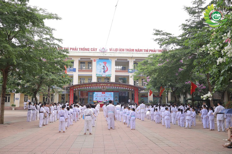 Hơn 200 võ sinh tham gia kỳ thi nâng cấp đai Karatedo tại xã Phú Cát- Ảnh 13.