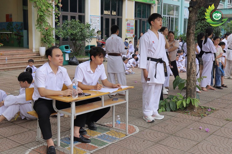 Hơn 200 võ sinh tham gia kỳ thi nâng cấp đai Karatedo tại xã Phú Cát- Ảnh 15.