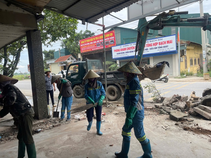 BAN CHỈ ĐẠO 197 XÃ PHÚC SƠN QUYẾT LIỆT CHẤN CHỈNH XỬ LÝ VI PHẠM LẤN CHIẾM LÒNG ĐƯỜNG, VỈA HÈ- Ảnh 2.