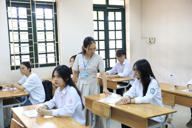 Thủ tướng yêu cầu tổ chức kỳ thi tốt nghiệp THPT 2026 an toàn, giảm áp lực cho thí sinh- Ảnh 1.