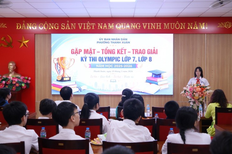 Phường Thanh Xuân trao giải Kỳ thi Olympic lớp 7, lớp 8
cấp Trung học cơ sở năm học 2025 - 2026- Ảnh 9.