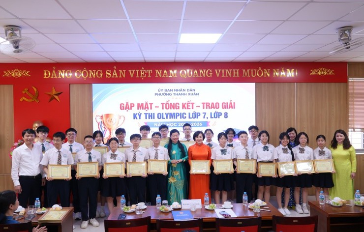 Phường Thanh Xuân trao giải Kỳ thi Olympic lớp 7, lớp 8
cấp Trung học cơ sở năm học 2025 - 2026- Ảnh 4.