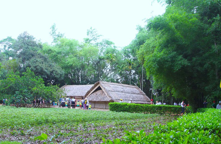 Kỷ niệm 136 năm ngày sinh nhật Bác: Toàn dân tiếp tục học tập, làm theo tư tưởng, đạo đức, phong cách Hồ Chí Minh.- Ảnh 2.