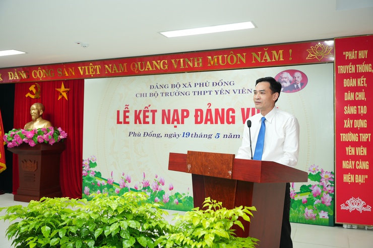 ĐẢNG BỘ XÃ PHÙ ĐỔNG TỔ CHỨC LỄ KẾT NẠP ĐẢNG VIÊN CHO 7 QUẦN CHÚNG ƯU TÚ- Ảnh 6.