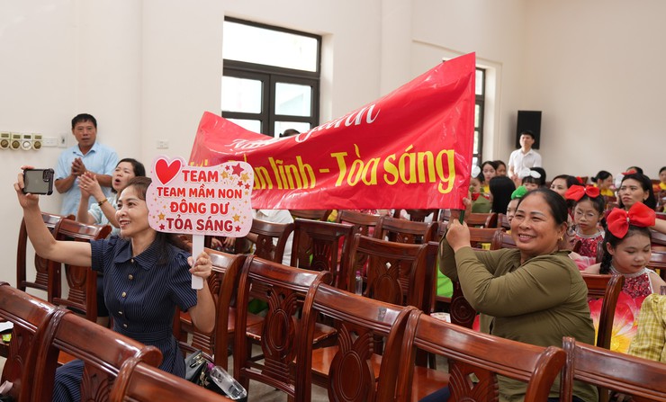 Chung khảo hội thi báo cáo viên, tuyên truyền viên giỏi xã Bát Tràng năm 2026: "Đưa Nghị quyết của Đảng vào thực tiễn từ hơi thở làng nghề"- Ảnh 4.