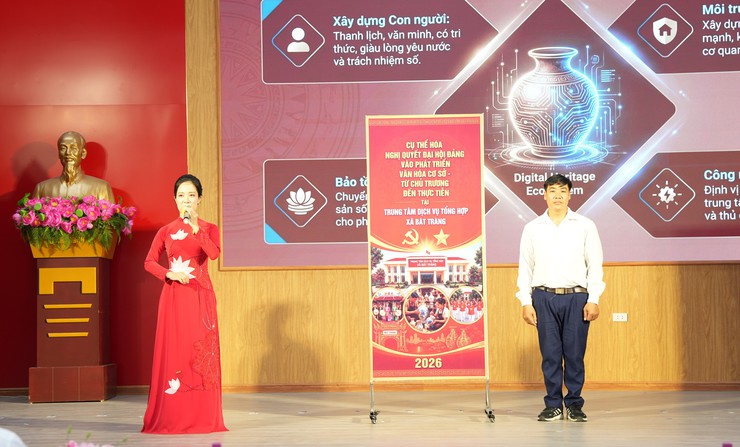 Chung khảo hội thi báo cáo viên, tuyên truyền viên giỏi xã Bát Tràng năm 2026: "Đưa Nghị quyết của Đảng vào thực tiễn từ hơi thở làng nghề"- Ảnh 6.