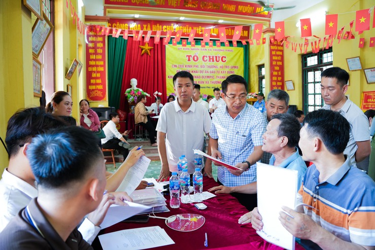 Xã Thượng Phúc tổ chức chi trả kinh phí bồi thường, hỗ trợ GPMB thực hiện Dự án ĐTXD Khu đô thị Olympic tại thôn Đình Tổ- Ảnh 2.