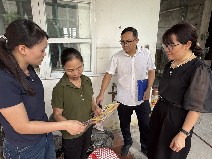 Mỗi người dân chính là "lá chắn" đầu tiên trong việc ngăn chặn dịch bệnh sốt xuất huyết- Ảnh 3.
