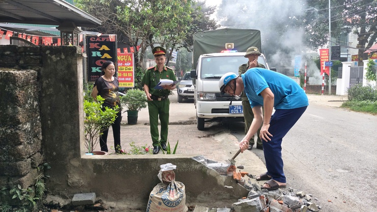 Đoài Phương vì một môi trường sống văn minh, an toàn.

- Ảnh 11.
