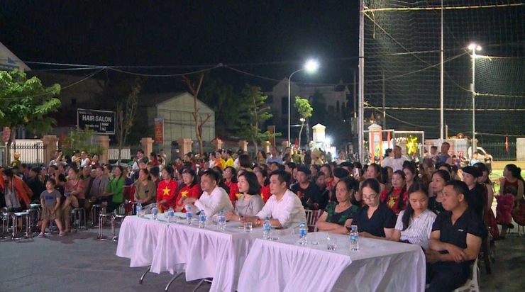 PHÚC LỘC: ĐẶC SẮC ĐÊM BIỂU DIỄN NGHỆ THUẬT CHÀO MỪNG 136 NĂM NGÀY SINH CHỦ TỊCH HỒ CHÍ MINH- Ảnh 2.