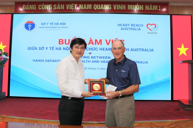 Y tế Hà Nội đẩy mạnh hợp tác quốc tế nâng cao năng lực cấp cứu ngoại viện- Ảnh 3.