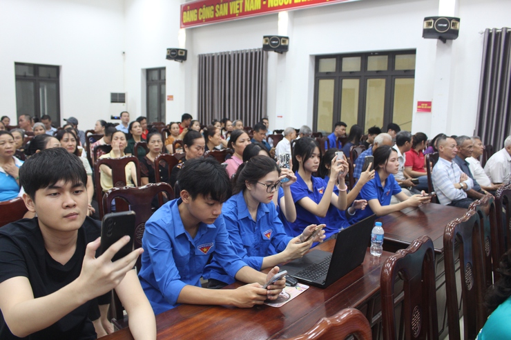 Xã Phú Xuyên tổ chức tập huấn kỹ năng số, ghi hình phát sóng trực tiếp về chuyển đổi số và cải cách hành chính- Ảnh 5.