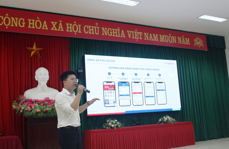 Xã Phú Xuyên tổ chức tập huấn kỹ năng số, ghi hình phát sóng trực tiếp về chuyển đổi số và cải cách hành chính- Ảnh 3.
