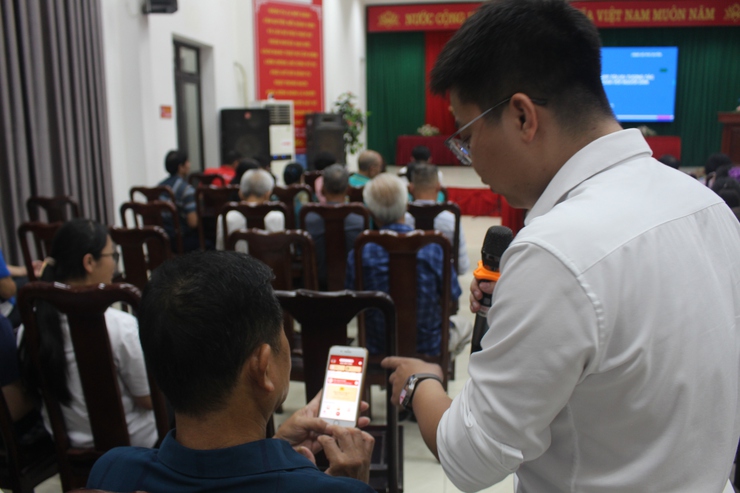 Xã Phú Xuyên tổ chức tập huấn kỹ năng số, ghi hình phát sóng trực tiếp về chuyển đổi số và cải cách hành chính- Ảnh 7.