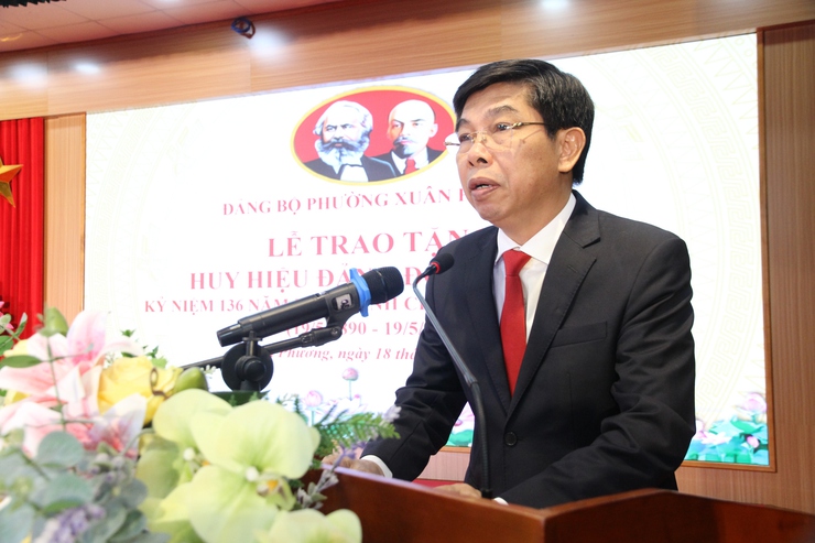 Đảng ủy phường Xuân Phương tổ chức Lễ trao Huy hiệu Đảng đợt 19/5/2026- Ảnh 2.