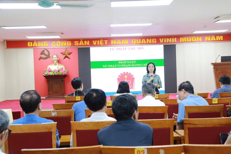 PHƯỜNG DƯƠNG NỘI NÂNG CAO HIỆU QUẢ THỰC THI PHÁP LUẬT QUA HỘI NGHỊ TUYÊN TRUYỀN, PHỔ BIẾN PHÁP LUẬT XỬ LÝ VI PHẠM HÀNH CHÍNH VÀ LUẬT THỦ ĐÔ (SỬA ĐỔI)- Ảnh 1.