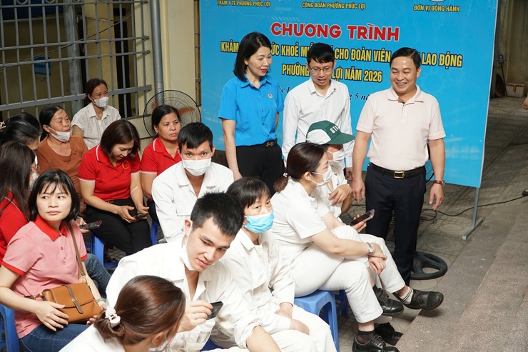 Công đoàn phường Phúc Lợi chăm lo sức khỏe cho đoàn viên, người lao động nhân dịp Tháng công nhân- Ảnh 3.
