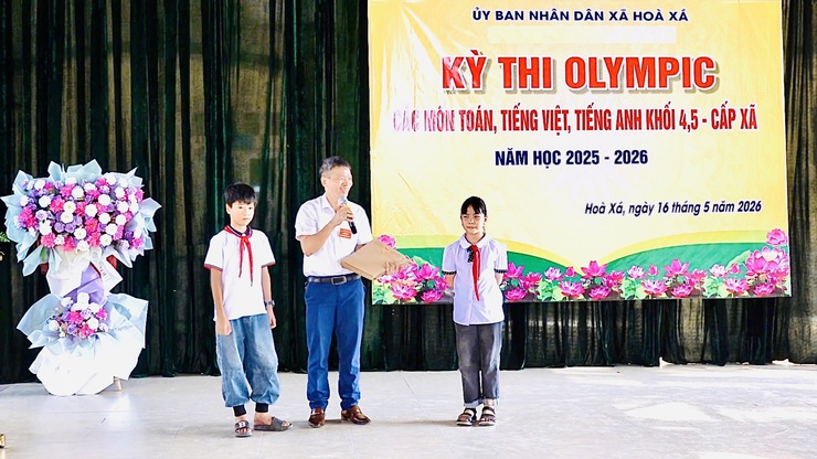 HÒA XÁ TỔ CHỨC KỲ THI OLYMPIC CÁC MÔN TOÁN, TIẾNG VIỆT, TIẾNG ANH CẤP TIỂU HỌC- Ảnh 2.