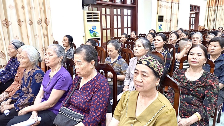 Nâng cao kỹ năng phòng chống dịch tả lợn châu Phi cho người chăn nuôi xã Hòa Xá- Ảnh 4.