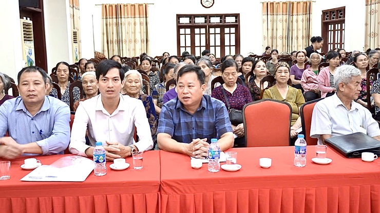 Nâng cao kỹ năng phòng chống dịch tả lợn châu Phi cho người chăn nuôi xã Hòa Xá- Ảnh 3.