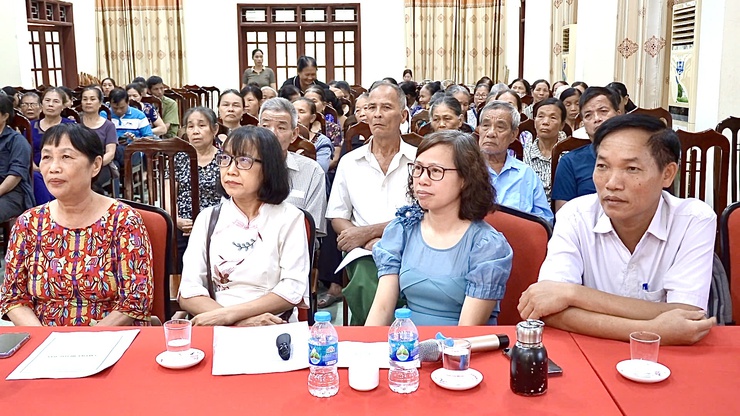 Nâng cao kỹ năng phòng chống dịch tả lợn châu Phi cho người chăn nuôi xã Hòa Xá- Ảnh 2.