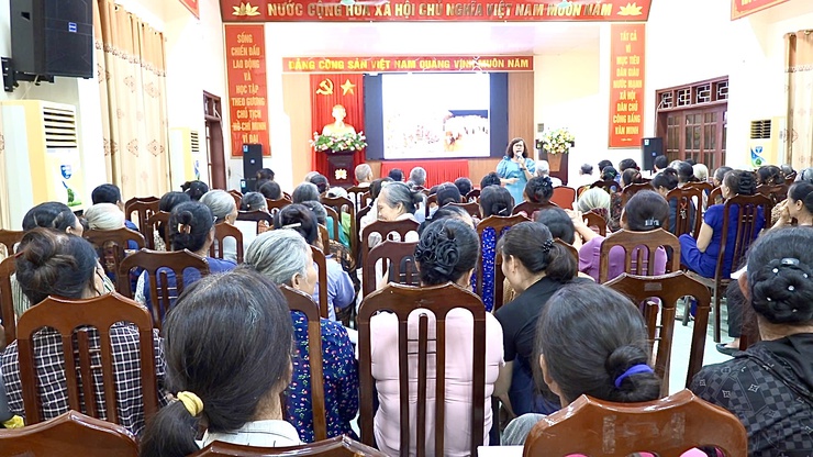 Nâng cao kỹ năng phòng chống dịch tả lợn châu Phi cho người chăn nuôi xã Hòa Xá- Ảnh 7.