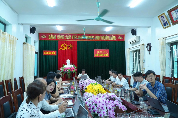 Xã Dân Hoà tham dự tập huấn trực tuyến triển khai thử nghiệm Hệ thống Trung tâm Điều hành thông minh (IOC) phục vụ chỉ đạo, điều hành của Thành ủy- Ảnh 1.