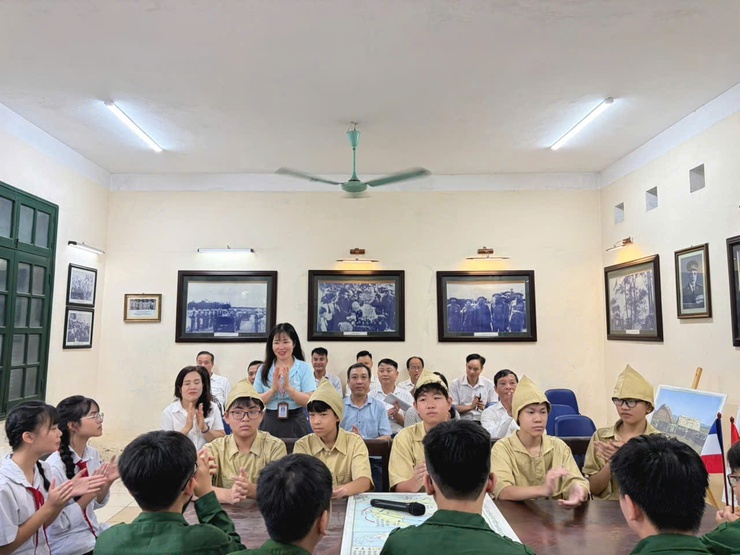 TRUNG GIÃ TỔ CHỨC TIẾT HỌC GIÁO DỤC TỪ LỊCH SỬ TẠI KHU DI TÍCH CÁCH MẠNG TRUNG GIÃ- Ảnh 2.