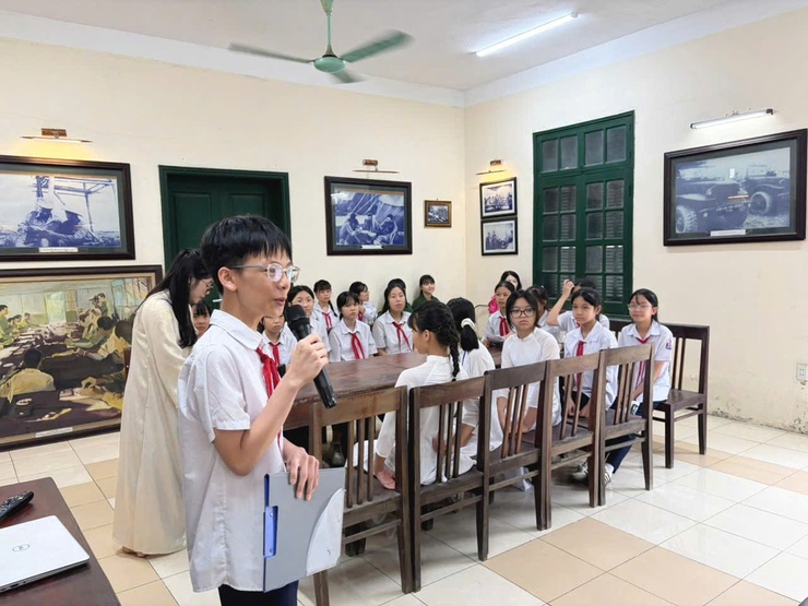 TRUNG GIÃ TỔ CHỨC TIẾT HỌC GIÁO DỤC TỪ LỊCH SỬ TẠI KHU DI TÍCH CÁCH MẠNG TRUNG GIÃ- Ảnh 4.