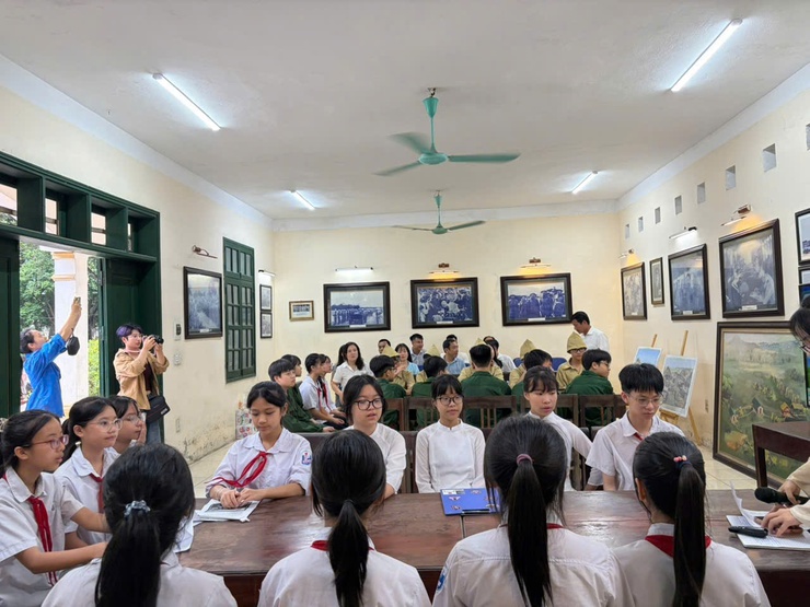 TRUNG GIÃ TỔ CHỨC TIẾT HỌC GIÁO DỤC TỪ LỊCH SỬ TẠI KHU DI TÍCH CÁCH MẠNG TRUNG GIÃ- Ảnh 8.