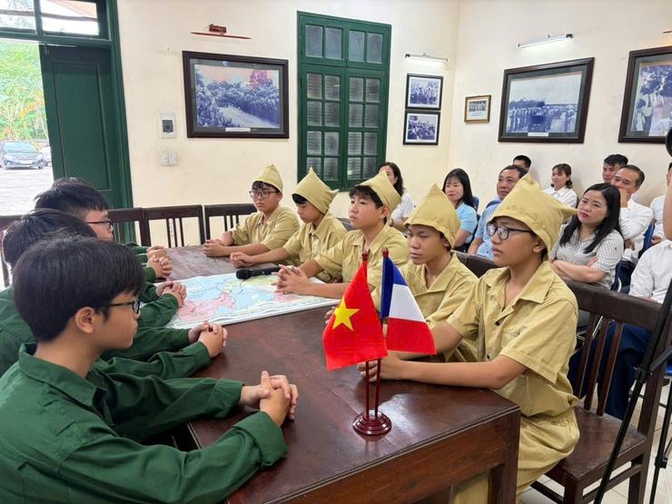 TRUNG GIÃ TỔ CHỨC TIẾT HỌC GIÁO DỤC TỪ LỊCH SỬ TẠI KHU DI TÍCH CÁCH MẠNG TRUNG GIÃ- Ảnh 6.