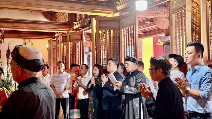 Phường Bồ Đề tổ chức Lễ khánh thành, gắn biển công trình tu bổ Đình Bắc Cầu 1 chào mừng kỷ niệm 136 năm Ngày sinh Chủ tịch Hồ Chí Minh (19/5/1890 - 19/5/2026)- Ảnh 6.