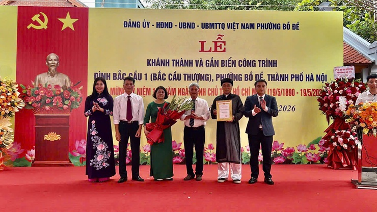 Phường Bồ Đề tổ chức Lễ khánh thành, gắn biển công trình tu bổ Đình Bắc Cầu 1 chào mừng kỷ niệm 136 năm Ngày sinh Chủ tịch Hồ Chí Minh (19/5/1890 - 19/5/2026)- Ảnh 5.