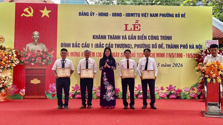 Phường Bồ Đề tổ chức Lễ khánh thành, gắn biển công trình tu bổ Đình Bắc Cầu 1 chào mừng kỷ niệm 136 năm Ngày sinh Chủ tịch Hồ Chí Minh (19/5/1890 - 19/5/2026)- Ảnh 4.